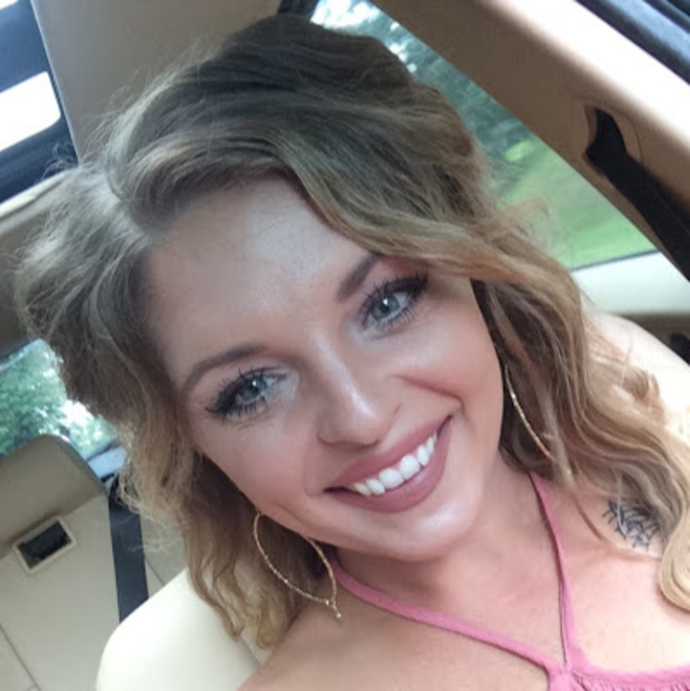 Meet your Posher, Kayla